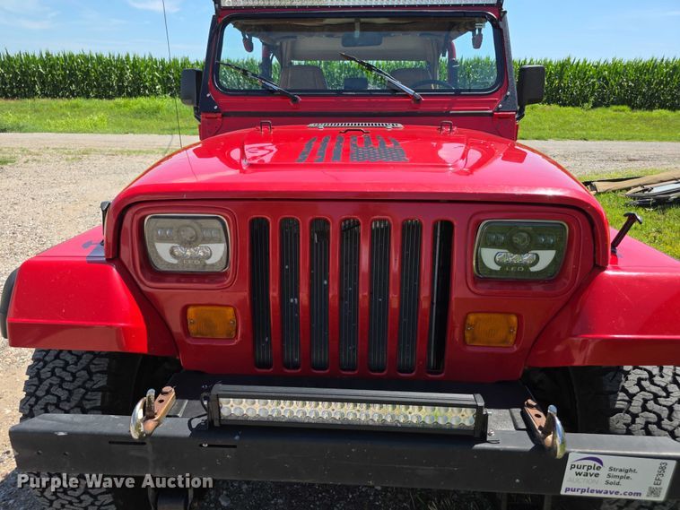 image for item EF3583 1994 Jeep Wrangler SUV