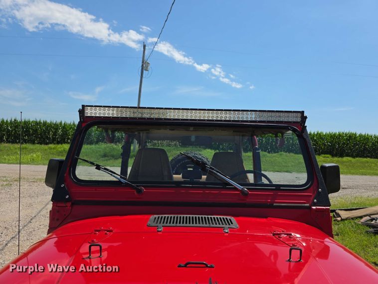 image for item EF3583 1994 Jeep Wrangler SUV