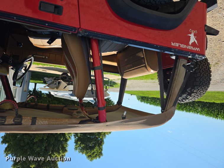 image for item EF3583 1994 Jeep Wrangler SUV