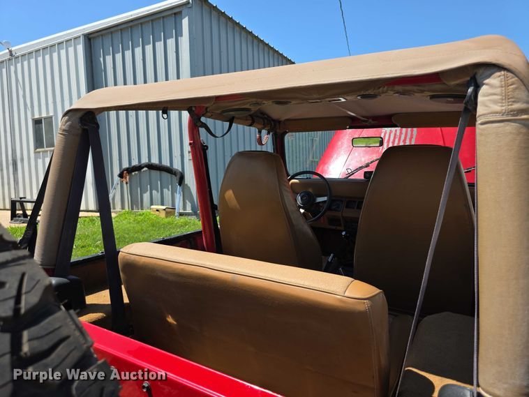 image for item EF3583 1994 Jeep Wrangler SUV