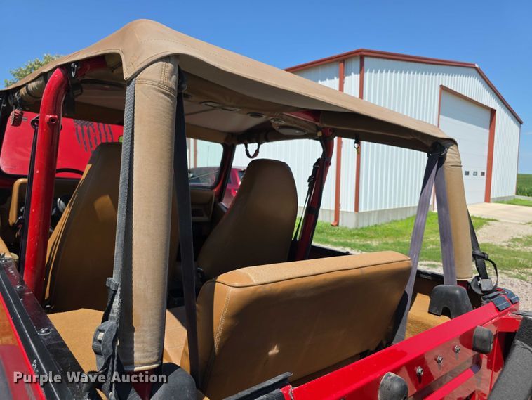 image for item EF3583 1994 Jeep Wrangler SUV