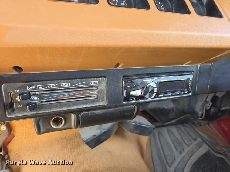 image for item EF3583 1994 Jeep Wrangler SUV