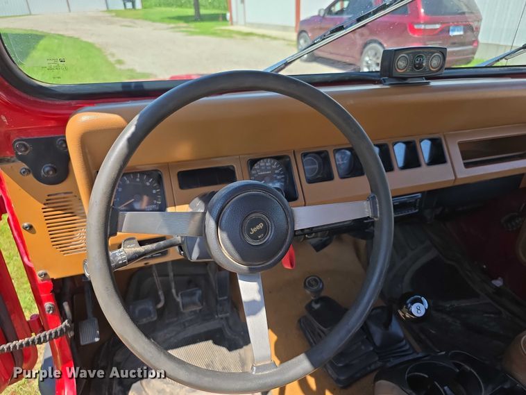 image for item EF3583 1994 Jeep Wrangler SUV