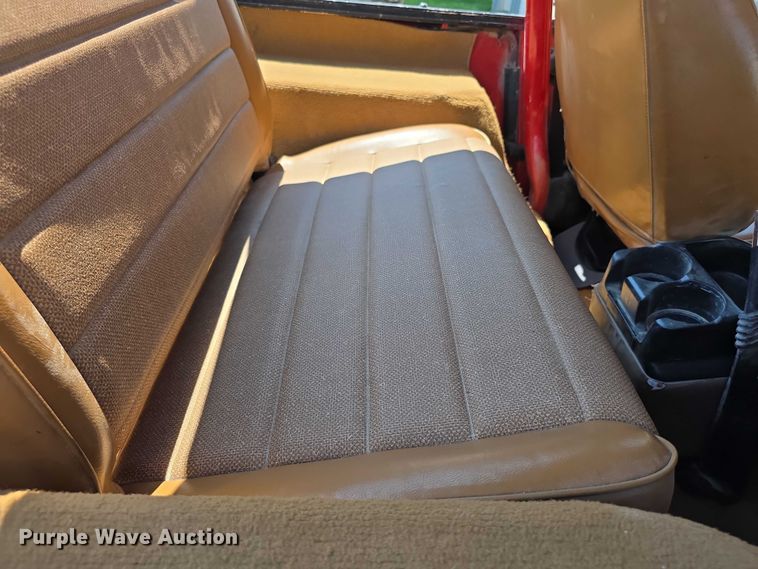 image for item EF3583 1994 Jeep Wrangler SUV