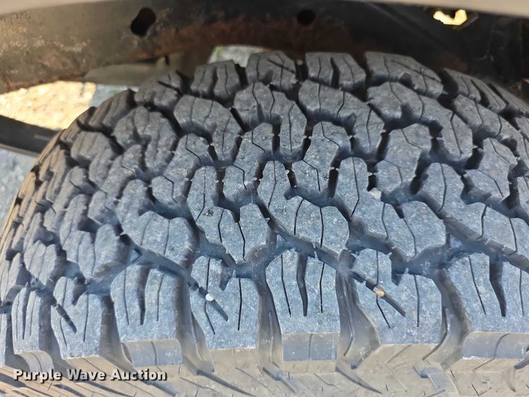 image for item EF3583 1994 Jeep Wrangler SUV