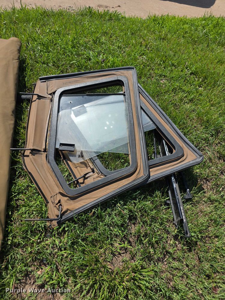 image for item EF3583 1994 Jeep Wrangler SUV