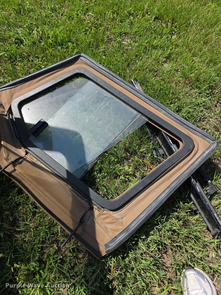 image for item EF3583 1994 Jeep Wrangler SUV