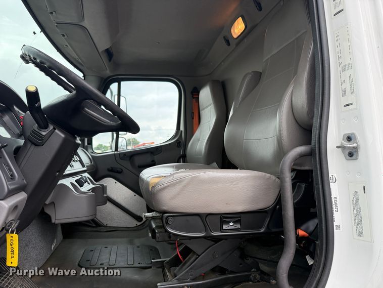 image for item EG0872 2018 Freightliner  Business Class M2 box truck