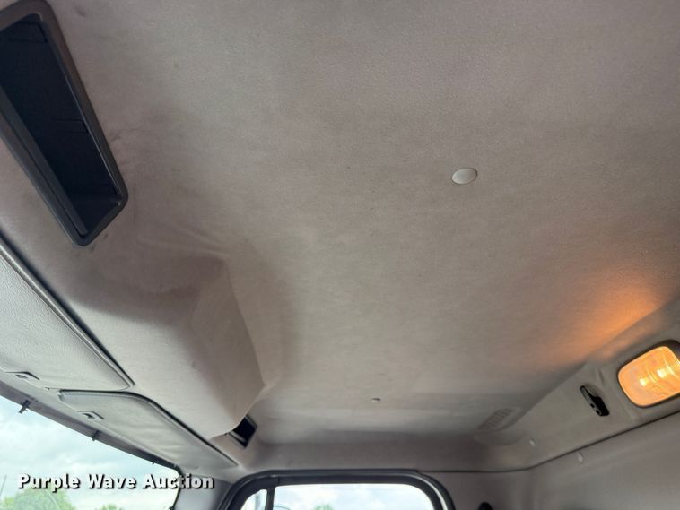 image for item EG0872 2018 Freightliner  Business Class M2 box truck