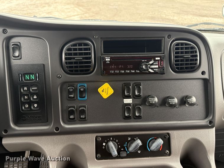 image for item EG0872 2018 Freightliner  Business Class M2 box truck