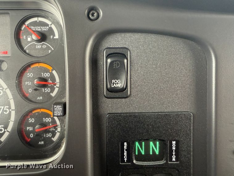 image for item EG0872 2018 Freightliner  Business Class M2 box truck