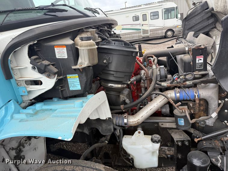 image for item EG0872 2018 Freightliner  Business Class M2 box truck