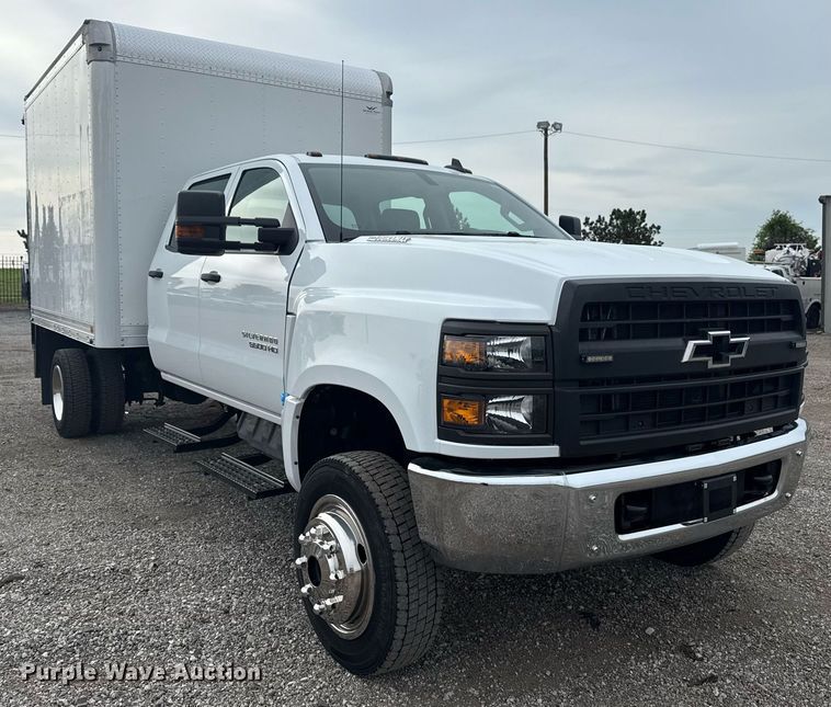 image for item EG5793 2021 Chevrolet Silverado 5500HD Crew Cab box truck