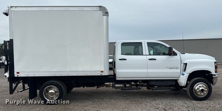 image for item EG5793 2021 Chevrolet Silverado 5500HD Crew Cab box truck