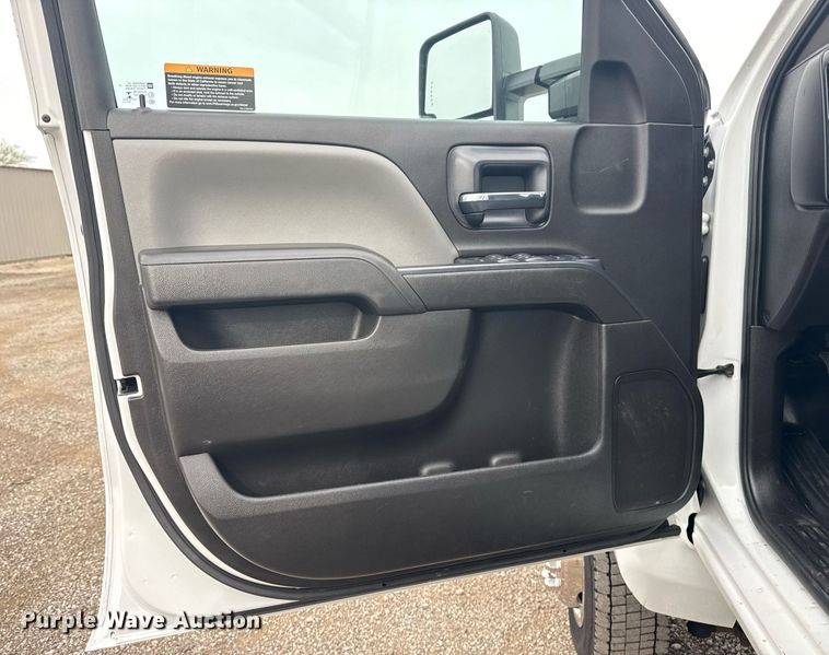 image for item EG5793 2021 Chevrolet Silverado 5500HD Crew Cab box truck