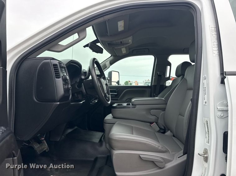 image for item EG5793 2021 Chevrolet Silverado 5500HD Crew Cab box truck