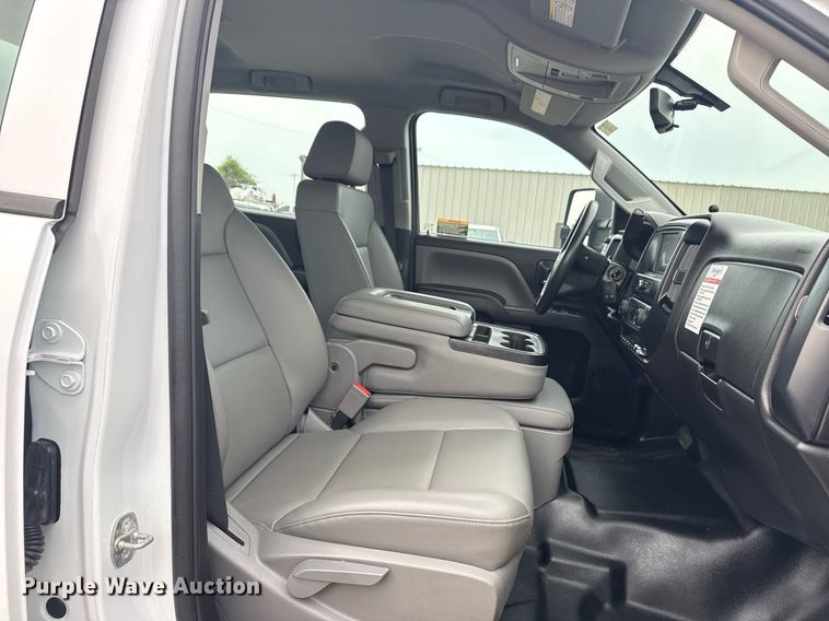 image for item EG5793 2021 Chevrolet Silverado 5500HD Crew Cab box truck