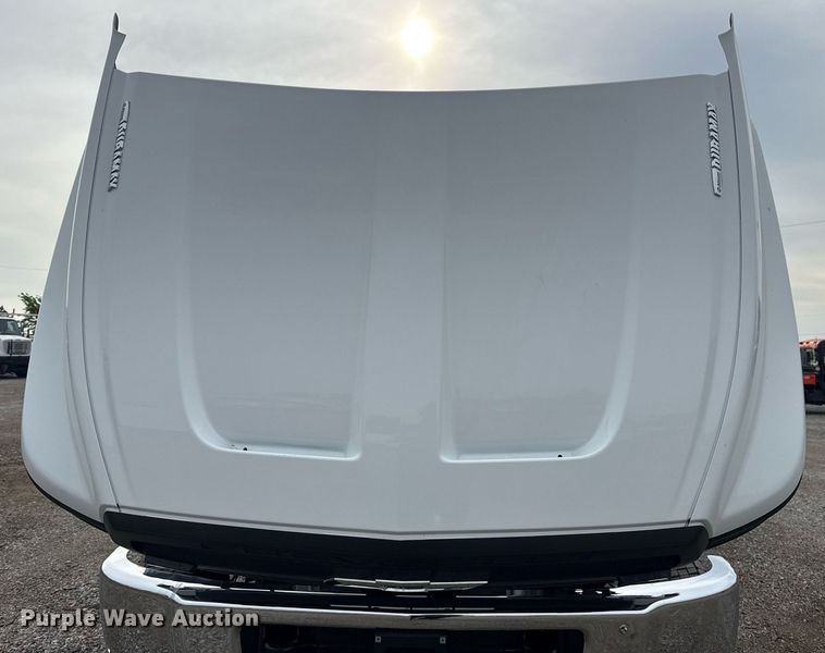 image for item EG5793 2021 Chevrolet Silverado 5500HD Crew Cab box truck