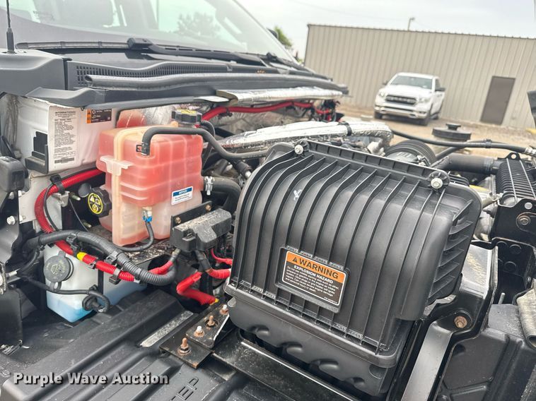 image for item EG5793 2021 Chevrolet Silverado 5500HD Crew Cab box truck