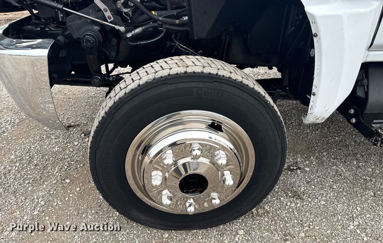 image for item EG5793 2021 Chevrolet Silverado 5500HD Crew Cab box truck