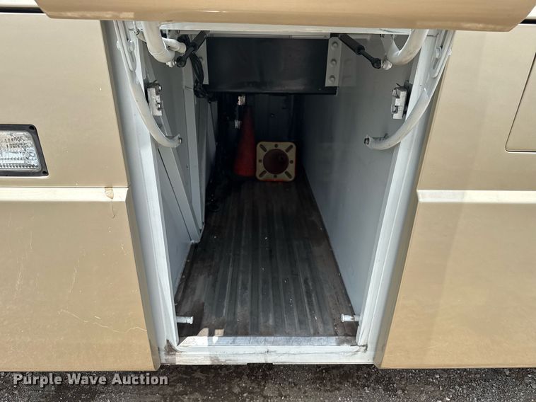 image for item EG5891 2009 Blue Bird Coachworks coach bus