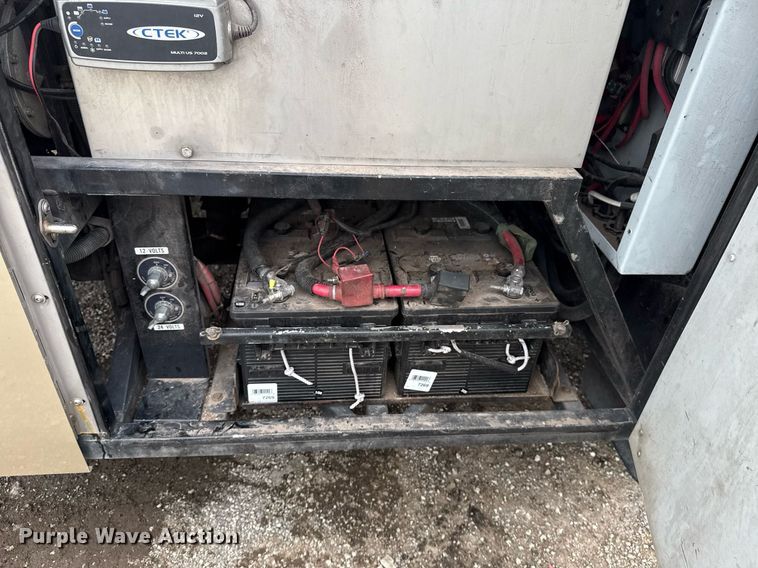 image for item EG5891 2009 Blue Bird Coachworks coach bus