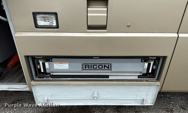 image for item EG5891 2009 Blue Bird Coachworks coach bus