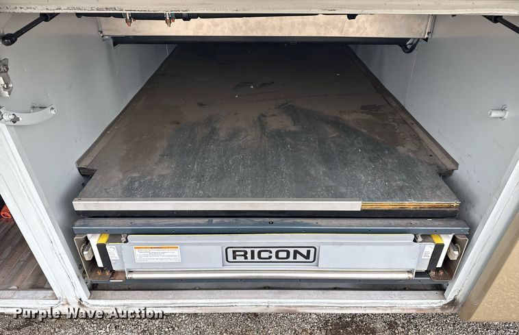 image for item EG5891 2009 Blue Bird Coachworks coach bus