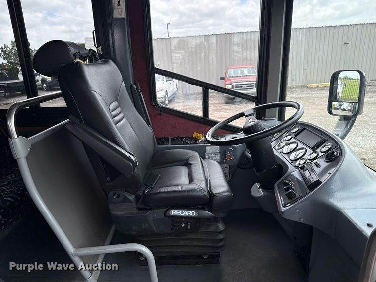 image for item EG5891 2009 Blue Bird Coachworks coach bus