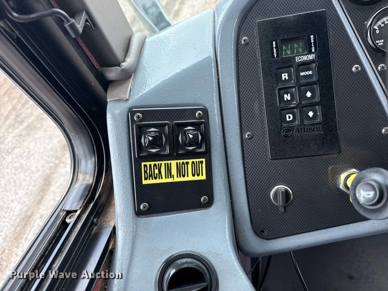 image for item EG5891 2009 Blue Bird Coachworks coach bus