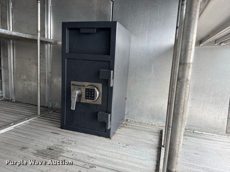 image for item EG5912 2014 International Terrastar box truck