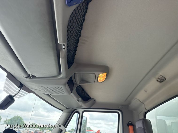 image for item EG5912 2014 International Terrastar box truck