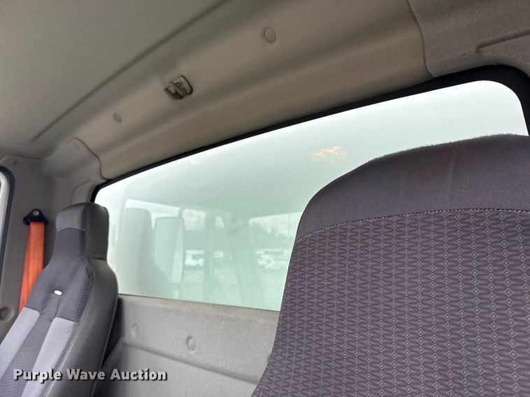 image for item EG5912 2014 International Terrastar box truck