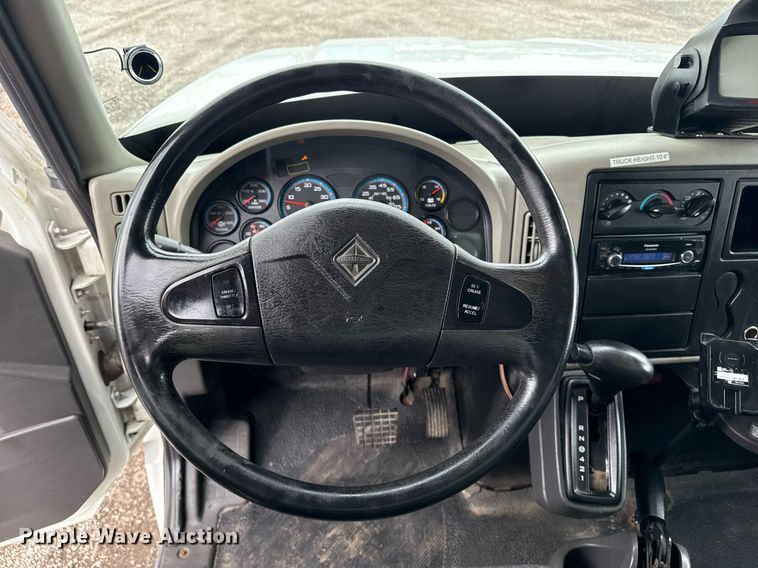 image for item EG5912 2014 International Terrastar box truck