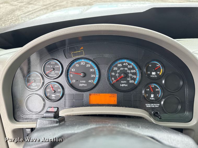 image for item EG5912 2014 International Terrastar box truck