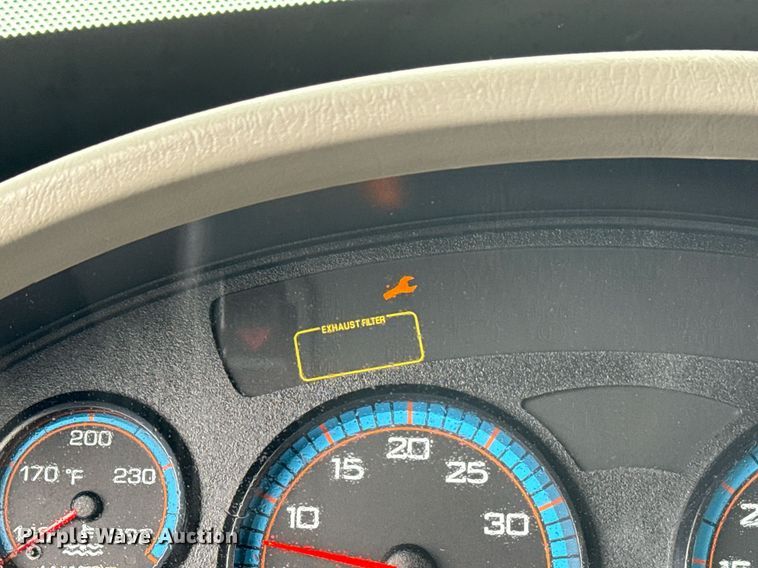 image for item EG5912 2014 International Terrastar box truck