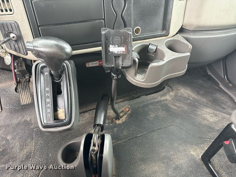 image for item EG5912 2014 International Terrastar box truck