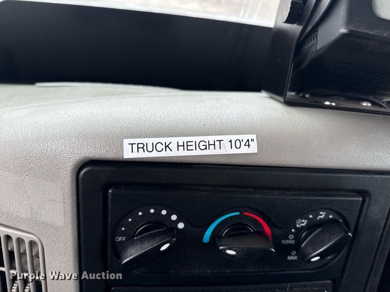 image for item EG5912 2014 International Terrastar box truck