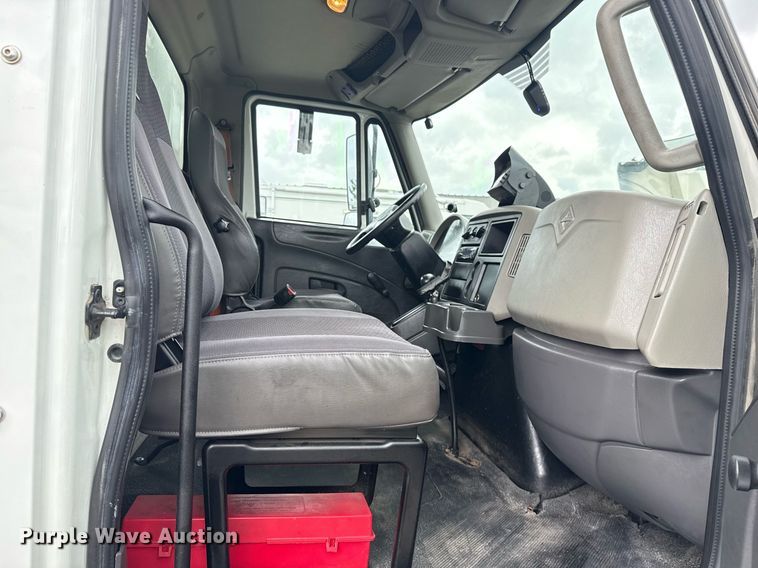 image for item EG5912 2014 International Terrastar box truck