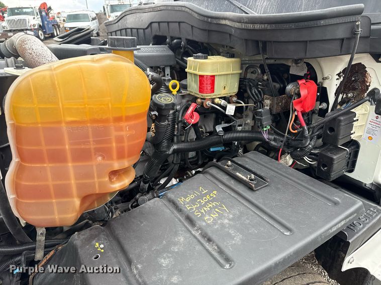 image for item EG5912 2014 International Terrastar box truck