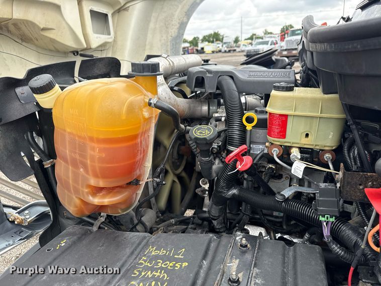 image for item EG5912 2014 International Terrastar box truck