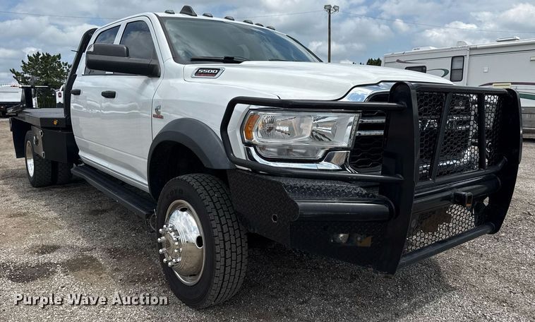 image for item EG5930 2019 Dodge Ram 5500 Crew Cab bale bed truck