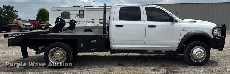 image for item EG5930 2019 Dodge Ram 5500 Crew Cab bale bed truck