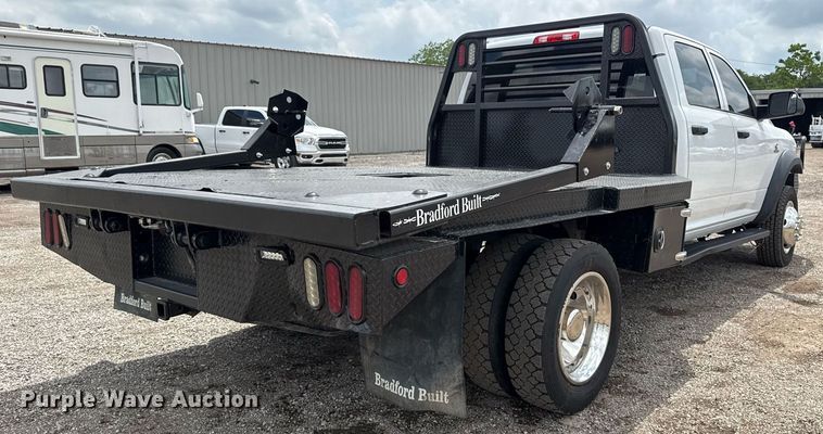 image for item EG5930 2019 Dodge Ram 5500 Crew Cab bale bed truck