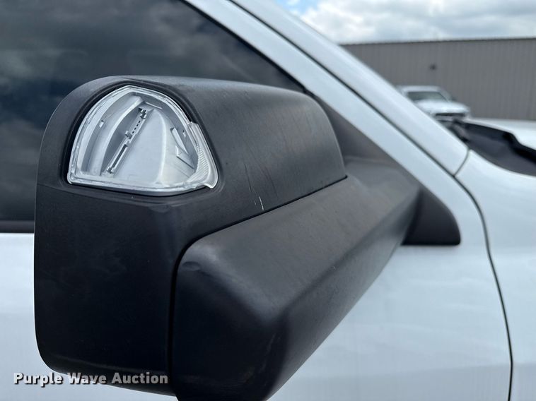 image for item EG5930 2019 Dodge Ram 5500 Crew Cab bale bed truck