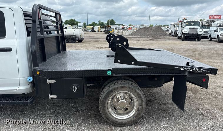 image for item EG5930 2019 Dodge Ram 5500 Crew Cab bale bed truck