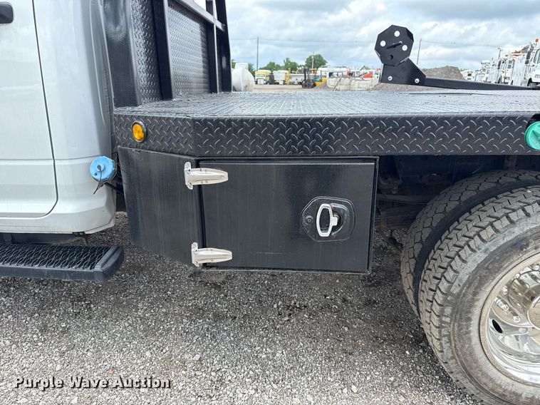 image for item EG5930 2019 Dodge Ram 5500 Crew Cab bale bed truck