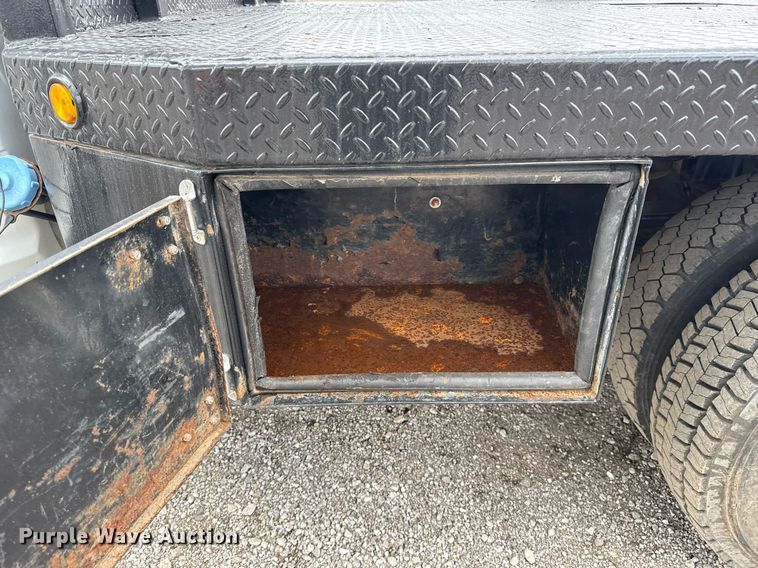 image for item EG5930 2019 Dodge Ram 5500 Crew Cab bale bed truck