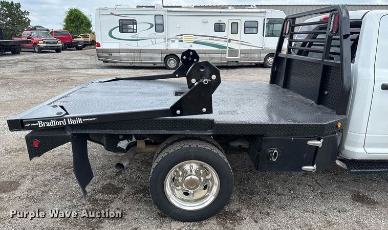 image for item EG5930 2019 Dodge Ram 5500 Crew Cab bale bed truck