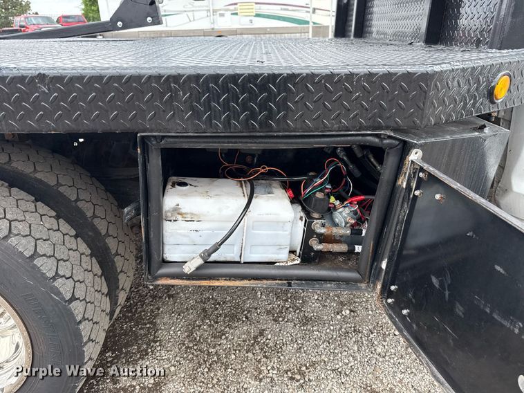 image for item EG5930 2019 Dodge Ram 5500 Crew Cab bale bed truck